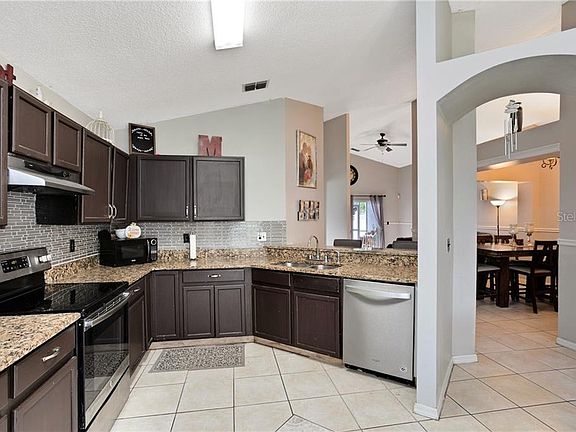 4th image of 3307 Cypress Point Cir