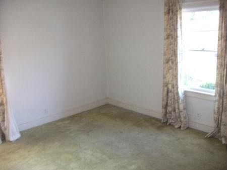 5th image of 245 Hillcrest Dr