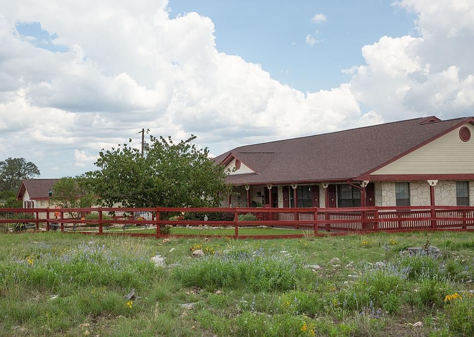 1st image of 1109 Shin Oak Way