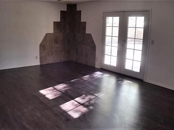 3rd image of 2510 Chicago Ave