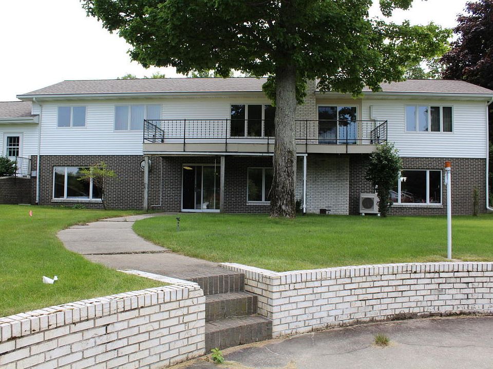 1st image of 2600 N Larch Dr
