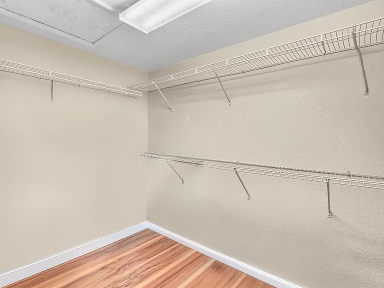 10240 NW 33rd Pl — Photo 17