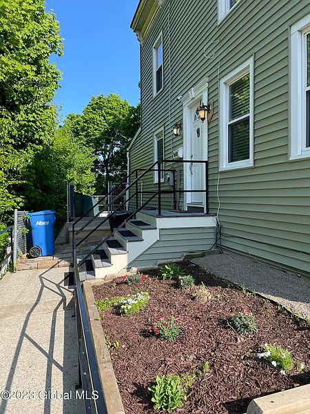 4th image of 225 S Swan Street