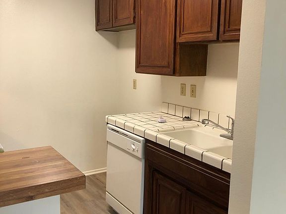 5th image of 10836 Kling St APT 102