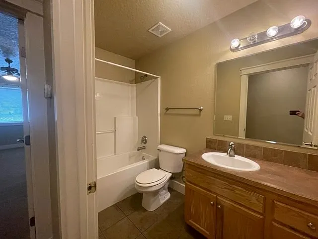 1572 E Locust View Ln — Photo 12