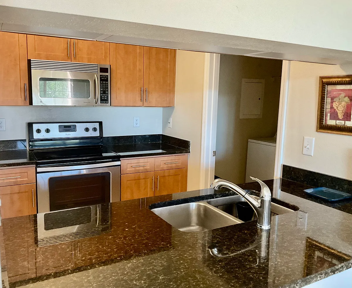 Building Photo - 6556 Emerald Dunes Dr #303