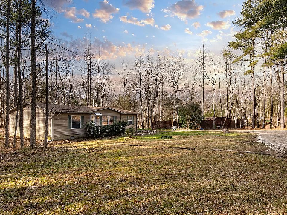 front of property from circular driveway