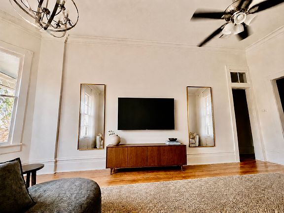 3rd image of 217 E Bolton St #B