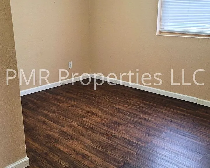 103 N 6th St — Photo 9