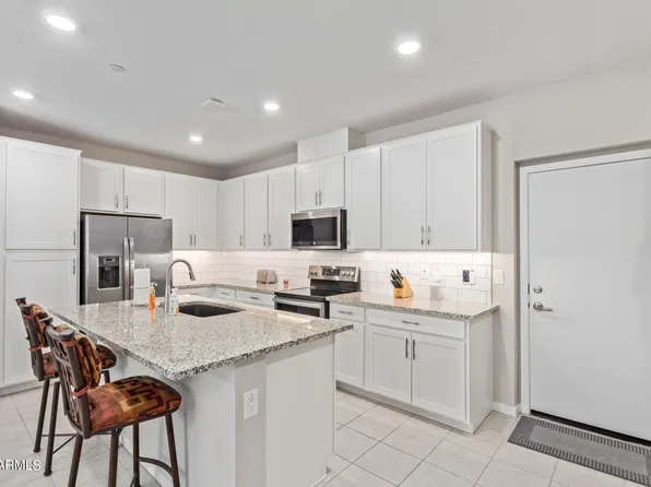 775 E FURNESS Drive #101, Gilbert, AZ 85297