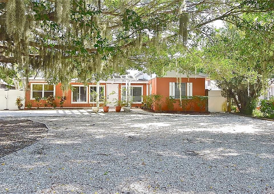 1st image of 4824 Winchester Dr