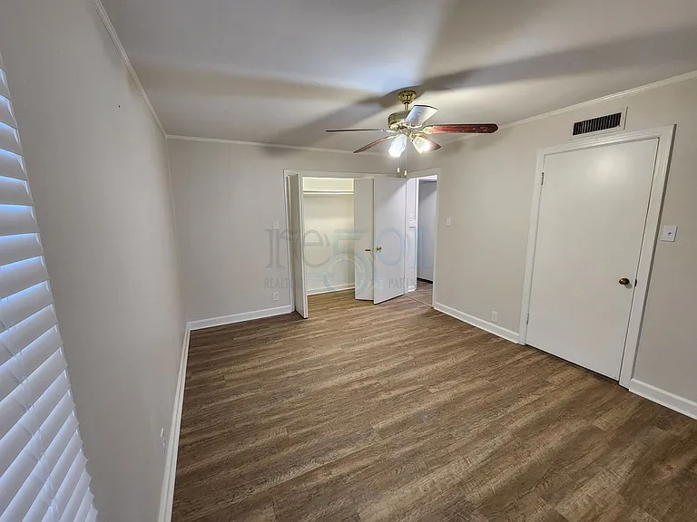7520 W Markham St — Photo 35