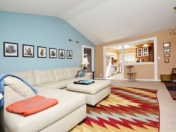 2nd image of 4742 N Elston Ave #301B
