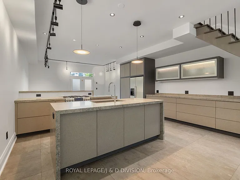 6 Huntley St — Photo 9