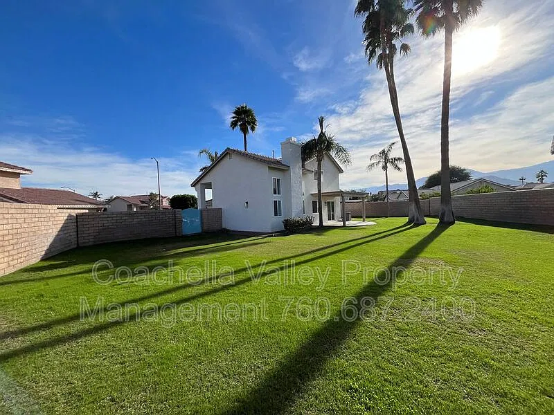 4 bed, 3.0 bath, 1769 sqft, $3,250 — Photo 2
