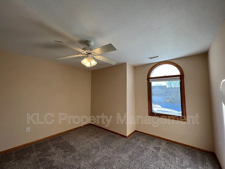 15177 Hawthorn Dr — Photo 14