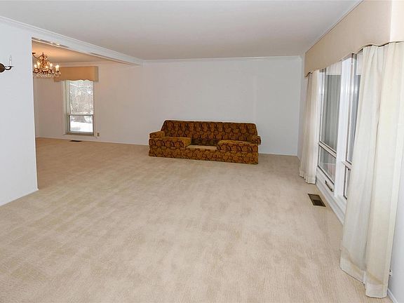 5th image of 12940 Whitecliff Ct