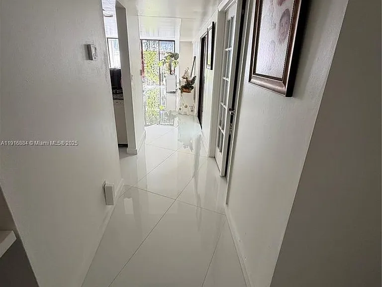 13198 SW 10th Ter — Photo 5
