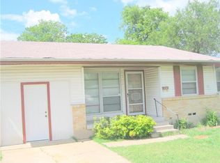 203 River Oaks Dr, Lancaster, TX 75146