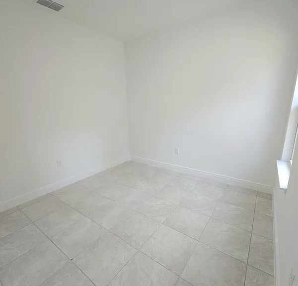 6374 N Falmouth Ter — Photo 10
