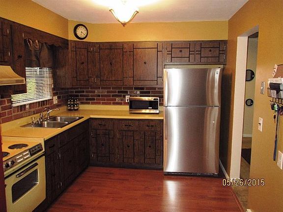 5th image of 1767 Tuxworth Ave