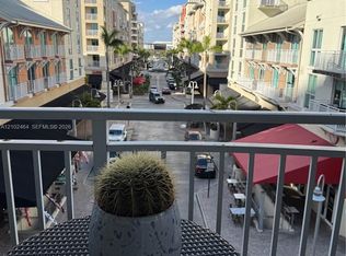 7275 SW 90th Way APT 301, Miami, FL 33156