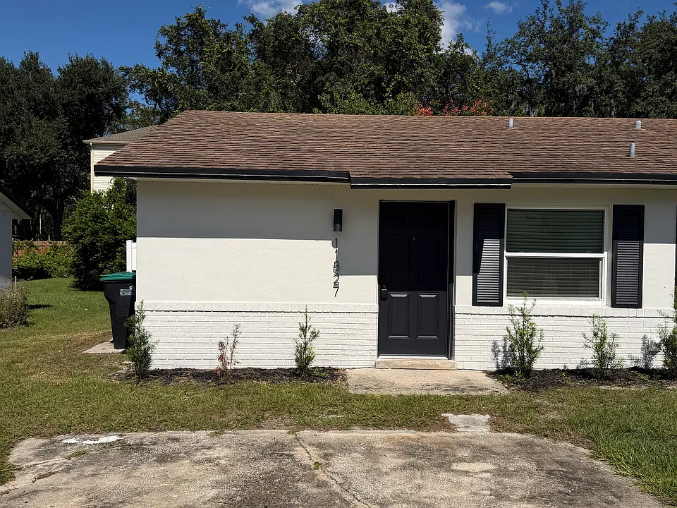 11827 Alafaya Woods Ct #11827