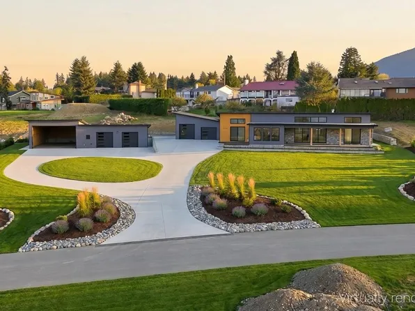 10928 Grandview Rd, Saltair, BC V9G 1Z7