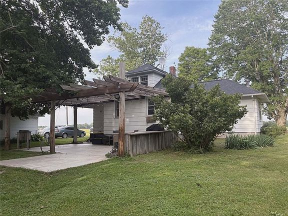 4th image of 18705 N 1300th St