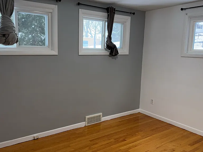 601 Demong Dr — Photo 9