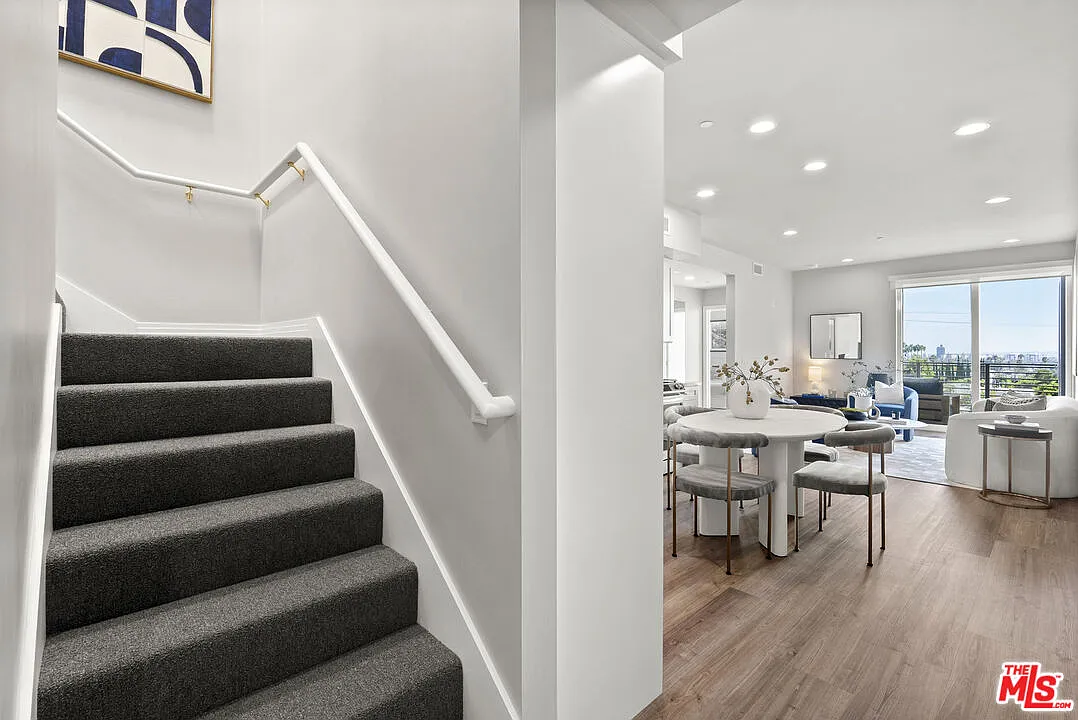 2 bed, 2.0 bath, 1193 sqft, $7,295 — Photo 3