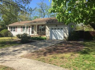 8 Oak View Ter, Eatontown, NJ 07724