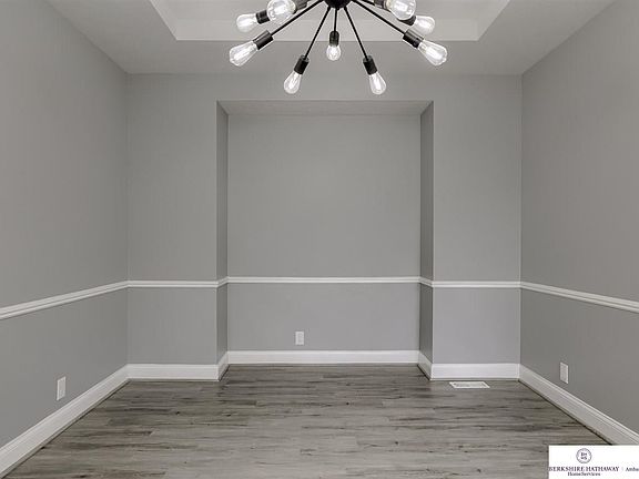 5th image of 5016 N 135th Ave
