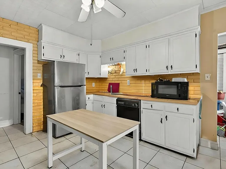 1440 Wood Ave — Photo 4