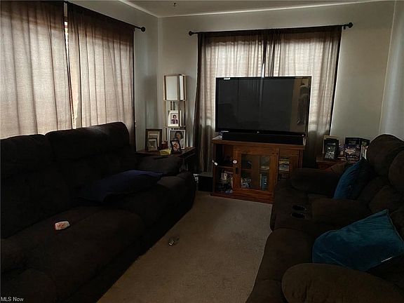 5th image of 4617 Woodrow Ave
