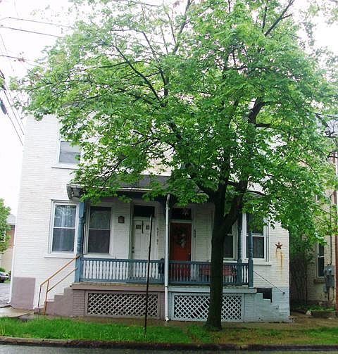 1st image of 623 Center St