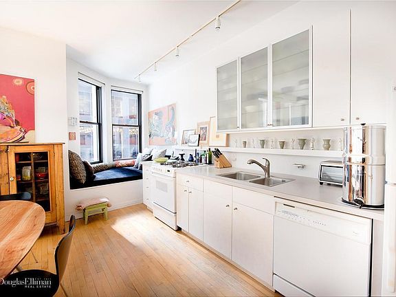 4th image of 53 Liberty St #3B