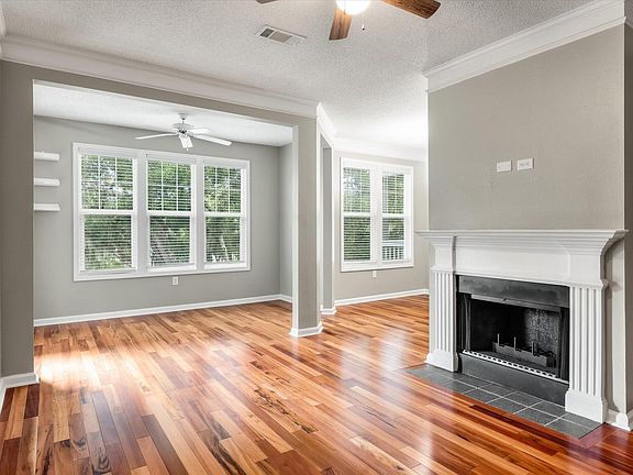 3rd image of 1734 Chatelain Way #1734