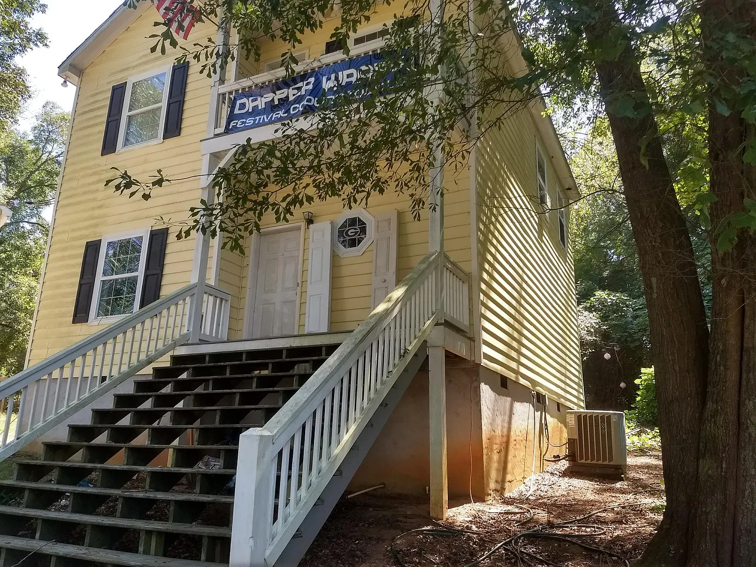4 bed, 3.5 bath, 1900 sqft, $4,000 — Photo 2