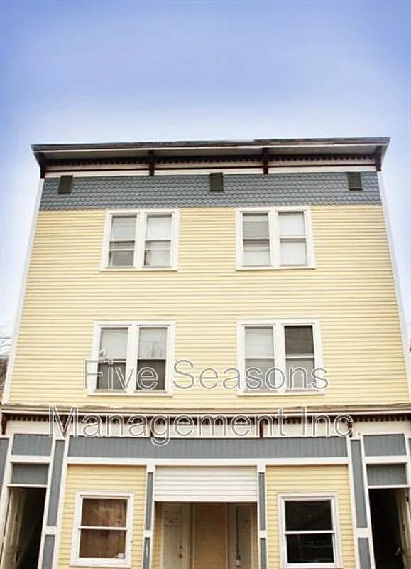 2 bed, 1.0 bath, 800 sqft, $2,100 — Photo 1