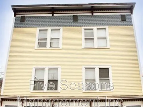 67 King St #A, Burlington, VT 05401