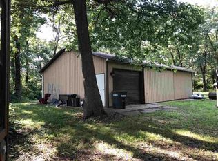 1752 Knoxville Rd, Sherrard, IL 61281