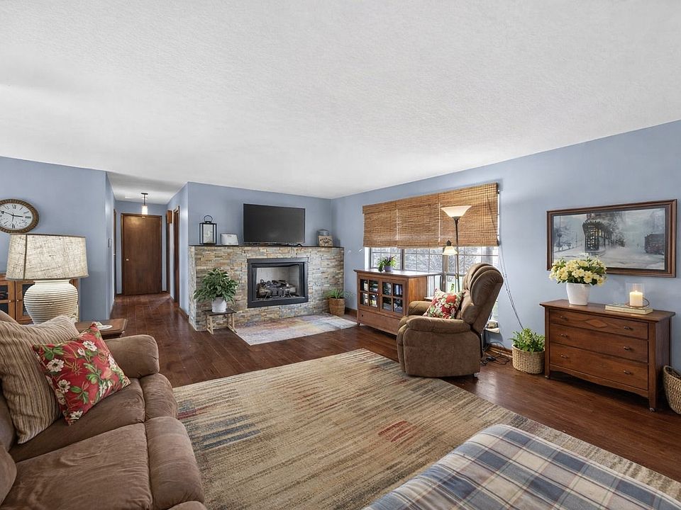 7th image of 1552 New Harmony Rd