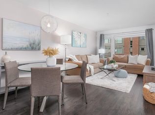 1673 Lloyd Ave #301, North Vancouver, BC V7P 0A9