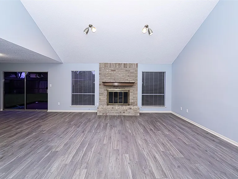 2306 Wallingford Dr — Photo 3