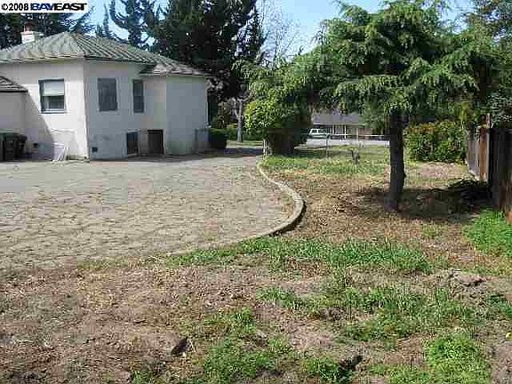 5th image of 23916 Madeiros Ave