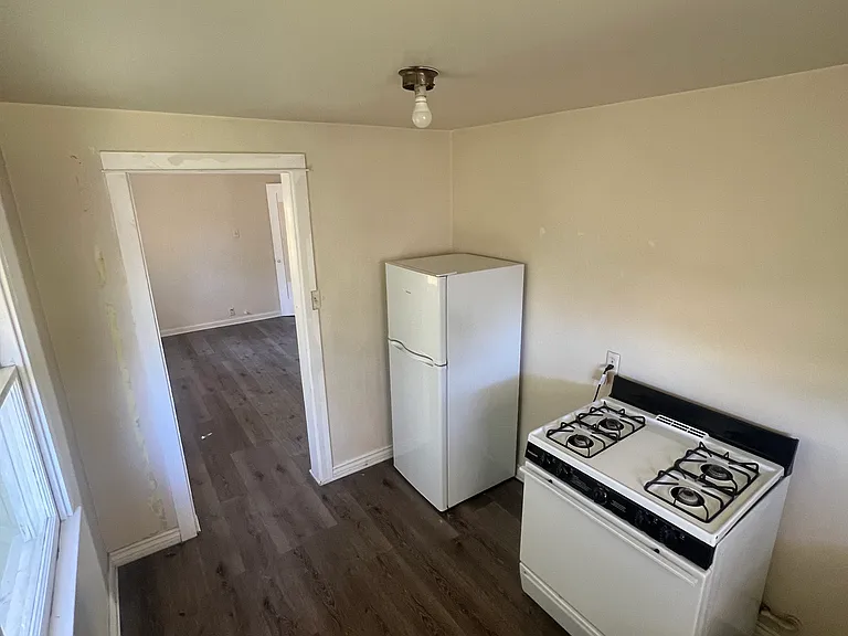 172 Garfield Ave — Photo 5