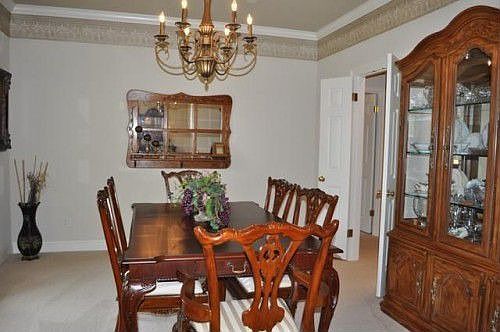 5th image of 322 Saint Charles Blvd