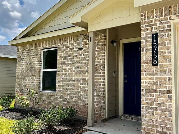 2nd image of 15758 Del Norte Dr