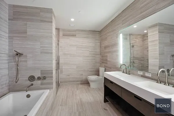 Sold by Bond New York | media 4